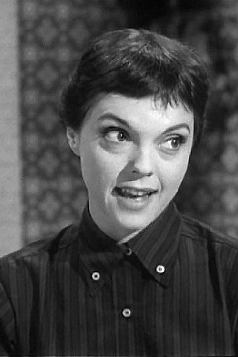 Betty Bendyk as Dora Barnett in The Goldbergs